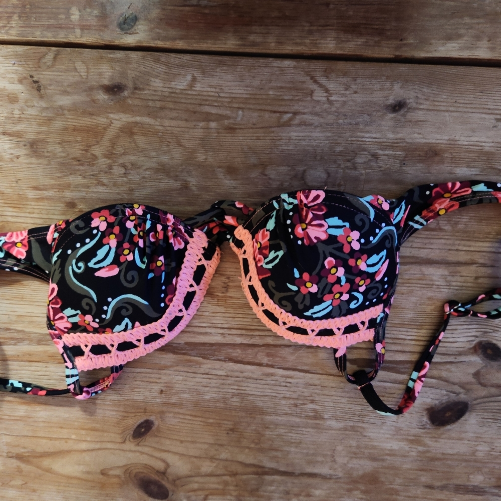 Xhilaration Bathingsuit Top